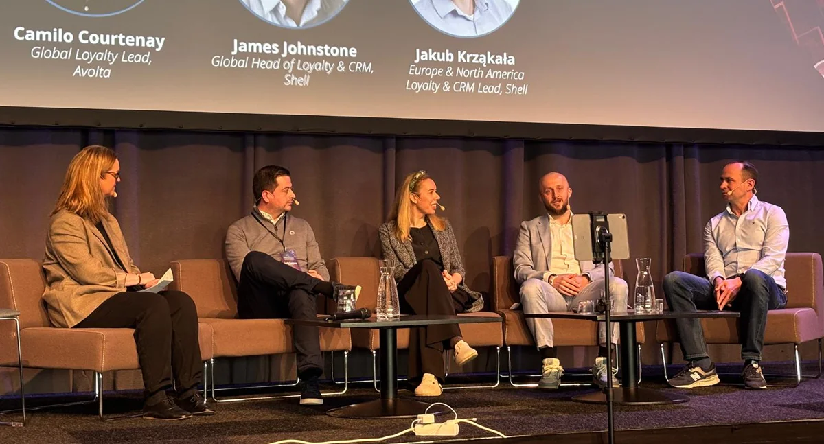 Loyalty Summit CXM: Jo Ashdown's panel discussion with James, Jakub, Camilo and Isobel