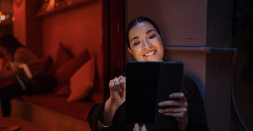 Digital Delivery Rewards Platform: Consumer using the platform receiving her digital gift